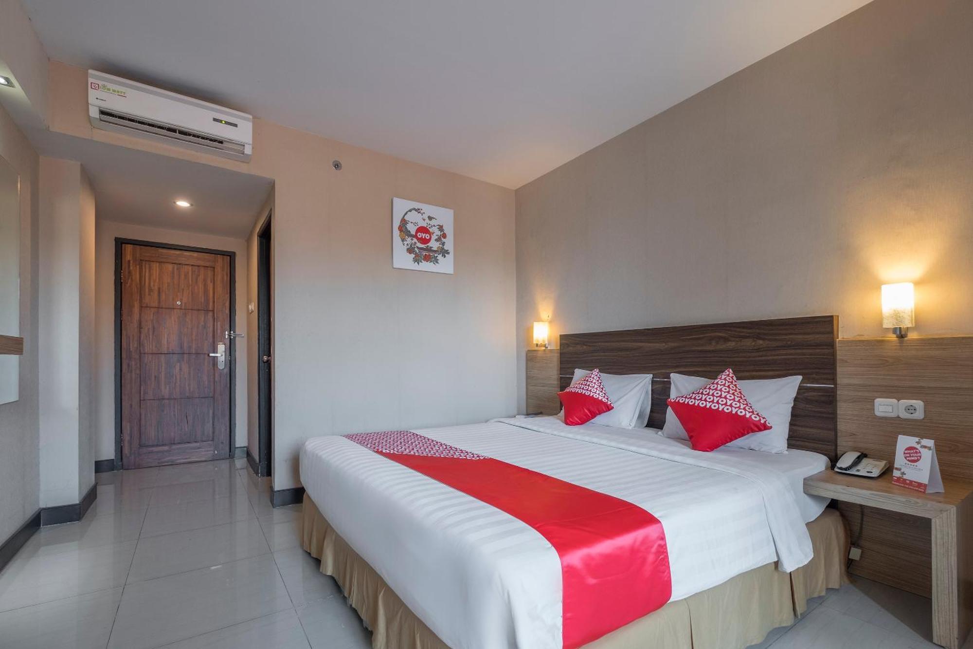 Oyo 1081 Allson City Hotel Makassar Macáçar Exterior foto