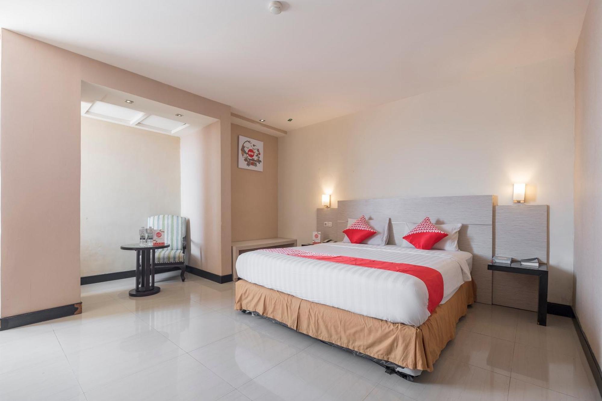 Oyo 1081 Allson City Hotel Makassar Macáçar Exterior foto