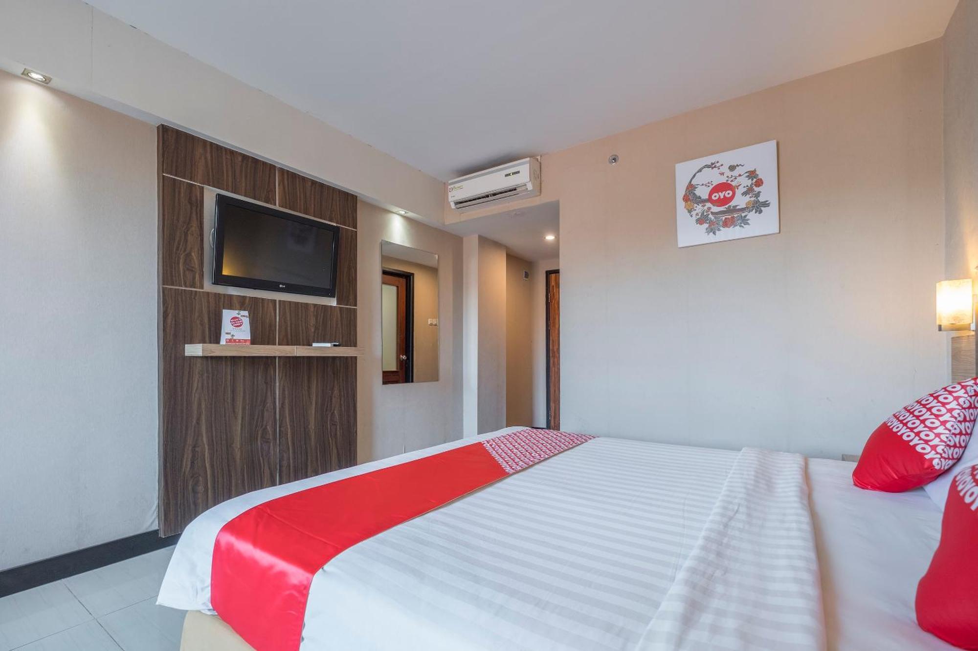 Oyo 1081 Allson City Hotel Makassar Macáçar Exterior foto