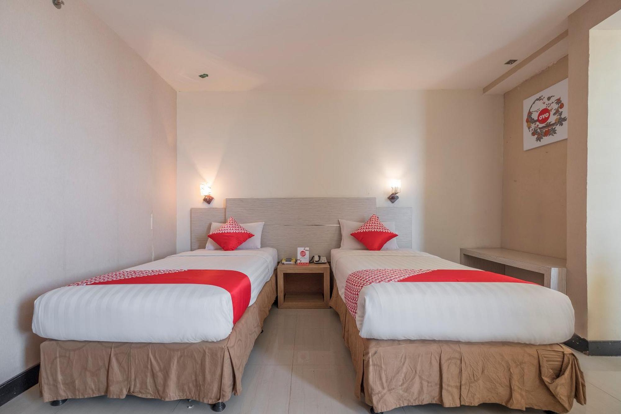 Oyo 1081 Allson City Hotel Makassar Macáçar Exterior foto